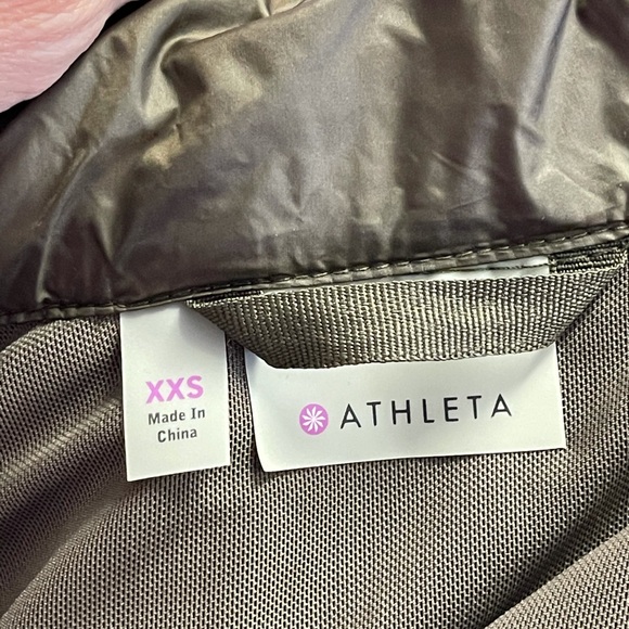 Awesome Athleta lightweight quilted jacket! - Picture 8 of 9